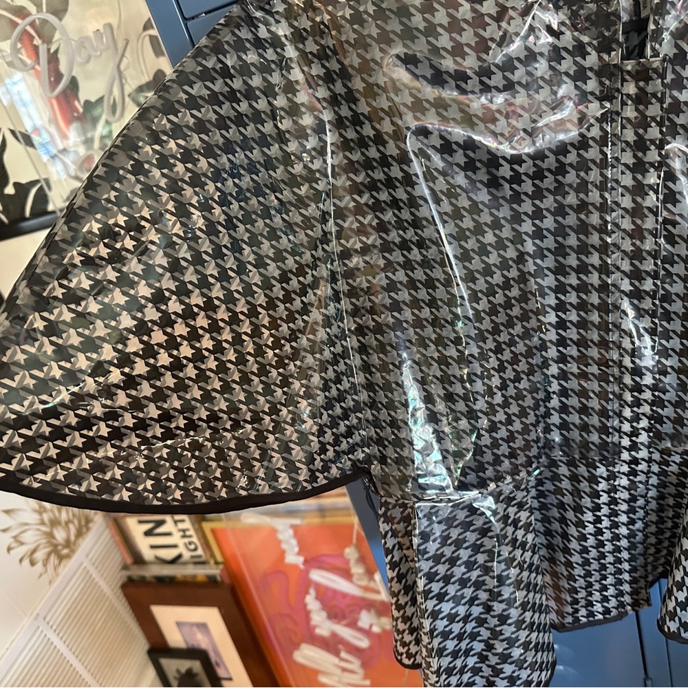 Black and Clear Gracia Houndstooth Houndstooth Raincoat Peplum Cape Size Large - Picture 4 of 5